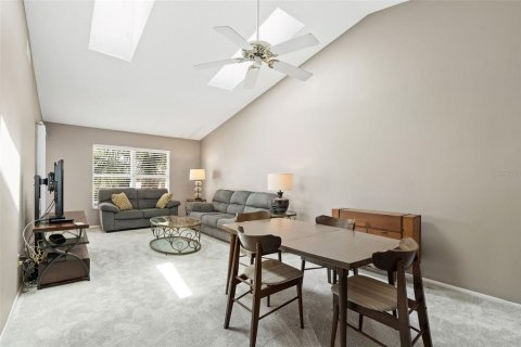 Townhouse in Treasure Island, Florida 2 bedrooms, 85.47 sq.m. № 2112025 - photo 7