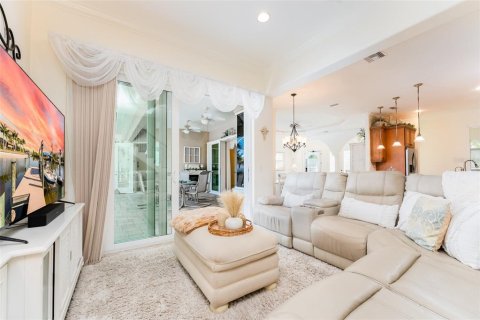 House in Port Charlotte, Florida 4 bedrooms, 330.55 sq.m. № 2419088 - photo 23