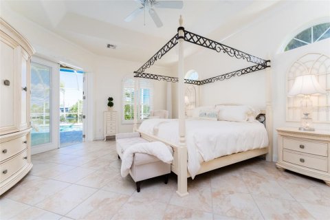 House in Port Charlotte, Florida 4 bedrooms, 330.55 sq.m. № 2419088 - photo 24