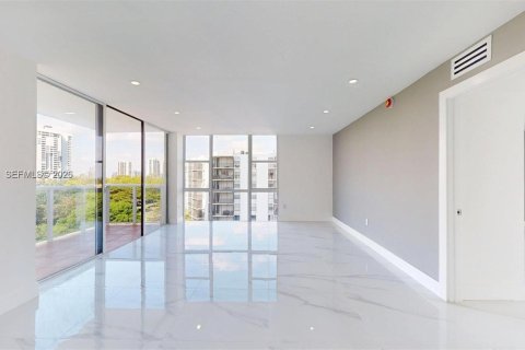 Снять в аренду кондоминиум в Авентура, Флорида 2 спальни, 106.19м2, № 2004025 - фото 2