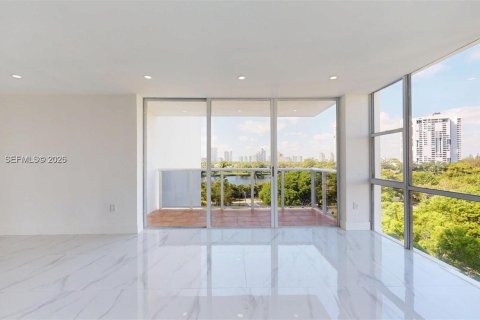 Снять в аренду кондоминиум в Авентура, Флорида 2 спальни, 106.19м2, № 2004025 - фото 12