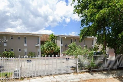 Condo à Miami, Floride, 1 chambre  № 2046088