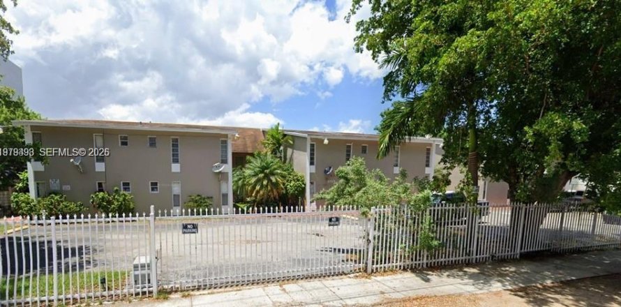 Condo à Miami, Floride, 1 chambre  № 2046088