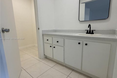 Copropriété à louer à Miami, Floride: 1 chambre, 46.08 m2 № 2046088 - photo 4