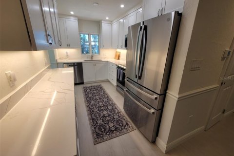 House in Sarasota, Florida 3 bedrooms, 127.93 sq.m. № 2120197 - photo 7