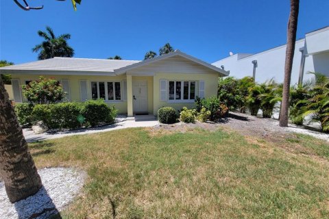 House in Sarasota, Florida 3 bedrooms, 127.93 sq.m. № 2120197