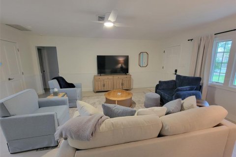 House in Sarasota, Florida 3 bedrooms, 127.93 sq.m. № 2120197 - photo 3