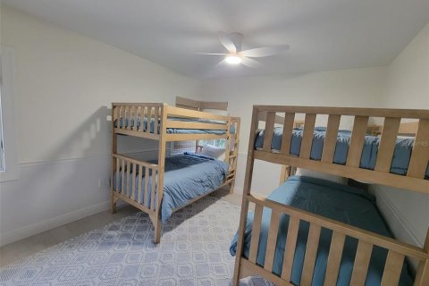House in Sarasota, Florida 3 bedrooms, 127.93 sq.m. № 2120197 - photo 23