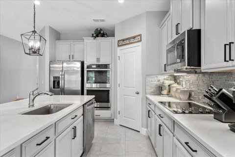 House in Davenport, Florida 3 bedrooms, 223.34 sq.m. № 1906581 - photo 9