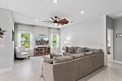 House in Davenport, Florida 3 bedrooms, 223.34 sq.m. № 1906581 - photo 11