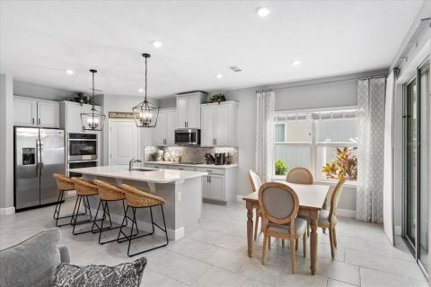 House in Davenport, Florida 3 bedrooms, 223.34 sq.m. № 1906581 - photo 6