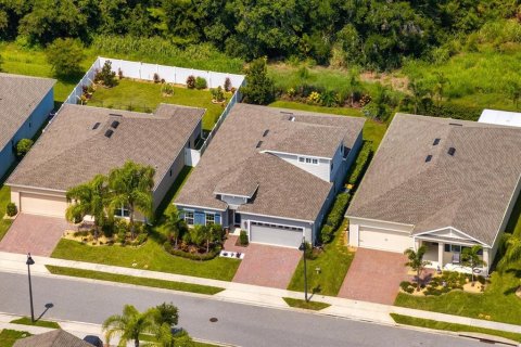 House in Davenport, Florida 3 bedrooms, 223.34 sq.m. № 1906581 - photo 2