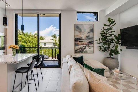 Condo in Miami Beach, Florida, 1 bedroom  № 2012588 - photo 7