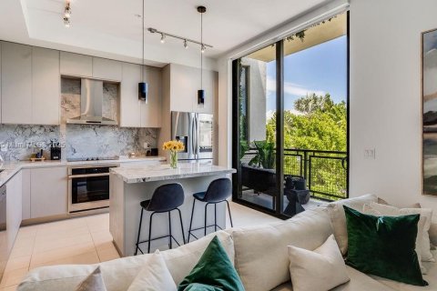 Condo in Miami Beach, Florida, 1 bedroom  № 2012588 - photo 5