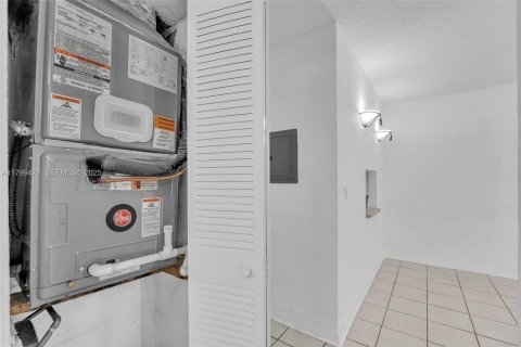 Купить кондоминиум в Майами, Флорида 1 спальня, 53.88м2, № 2035708 - фото 7