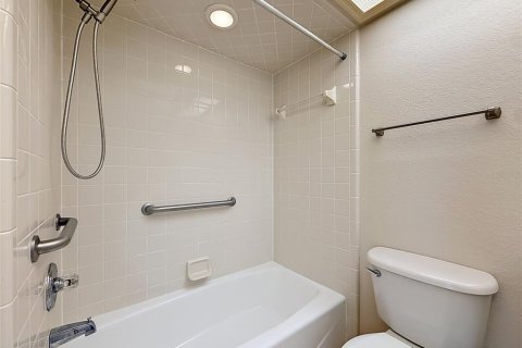 Condo in Winter Haven, Florida, 2 bedrooms № 2237774 - photo 21