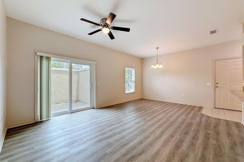 Condo in Winter Haven, Florida, 2 bedrooms № 2237774 - photo 12