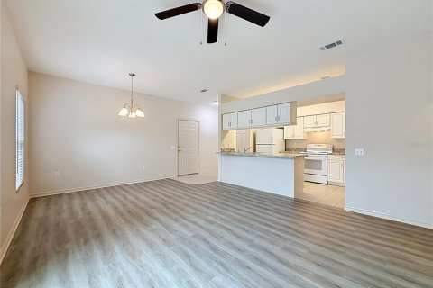Condo in Winter Haven, Florida, 2 bedrooms № 2237774 - photo 13