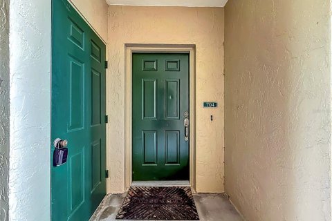 Condo in Winter Haven, Florida, 2 bedrooms № 2237774 - photo 4