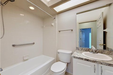 Condo in Winter Haven, Florida, 2 bedrooms № 2237774 - photo 20