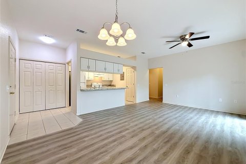 Condo in Winter Haven, Florida, 2 bedrooms № 2237774 - photo 14
