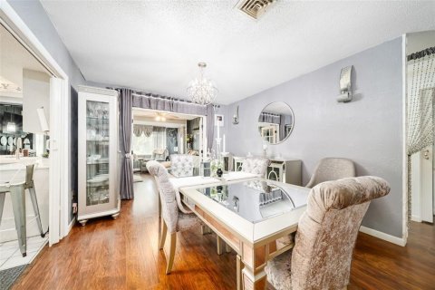 Villa ou maison à vendre à Sarasota, Floride: 3 chambres, 191.84 m2 № 2428639 - photo 20