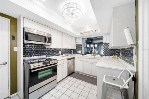 Villa ou maison à vendre à Sarasota, Floride: 3 chambres, 191.84 m2 № 2428639 - photo 22
