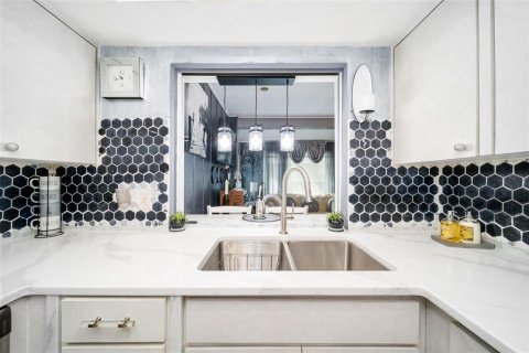 Villa ou maison à vendre à Sarasota, Floride: 3 chambres, 191.84 m2 № 2428639 - photo 25