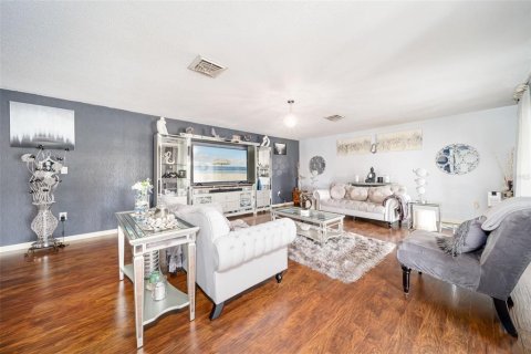 Villa ou maison à vendre à Sarasota, Floride: 3 chambres, 191.84 m2 № 2428639 - photo 16
