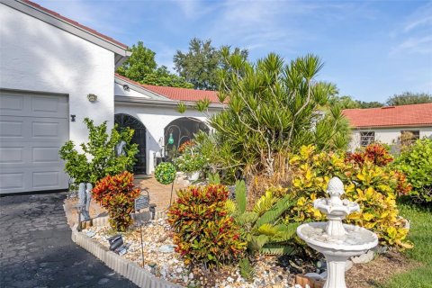 Villa ou maison à vendre à Sarasota, Floride: 3 chambres, 191.84 m2 № 2428639 - photo 4