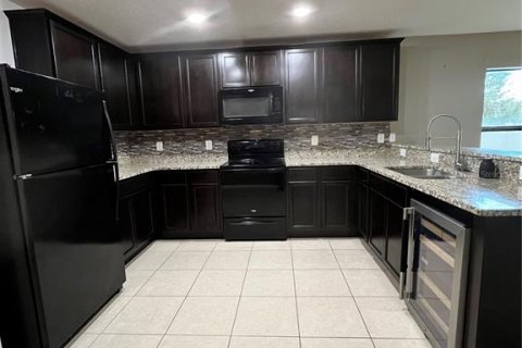Villa ou maison à vendre à Kissimmee, Floride: 4 chambres, 173.63 m2 № 2099601 - photo 2