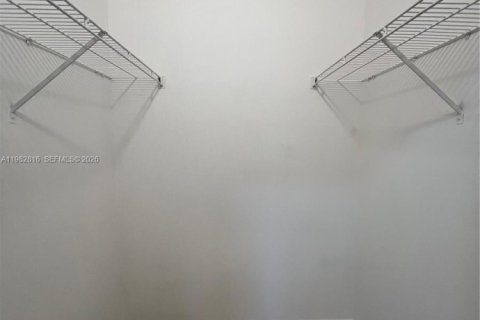 Снять в аренду кондоминиум в Корал-Спрингс, Флорида 2 спальни, 78.97м2, № 2049859 - фото 19