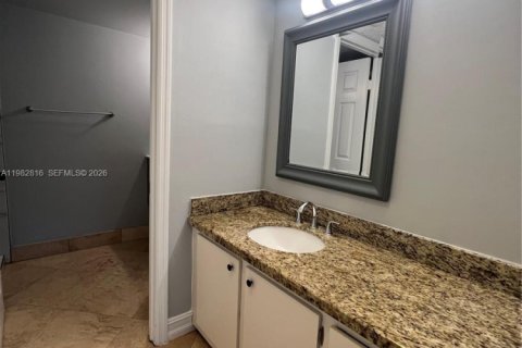 Снять в аренду кондоминиум в Корал-Спрингс, Флорида 2 спальни, 78.97м2, № 2049859 - фото 7