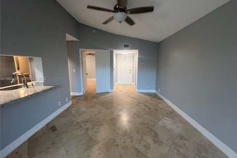 Снять в аренду кондоминиум в Корал-Спрингс, Флорида 2 спальни, 78.97м2, № 2049859 - фото 15