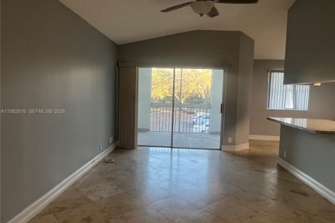 Снять в аренду кондоминиум в Корал-Спрингс, Флорида 2 спальни, 78.97м2, № 2049859 - фото 12