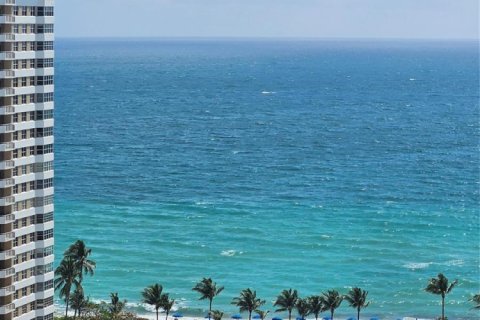 Condo in Hallandale Beach, Florida, 1 bedroom № 2081621