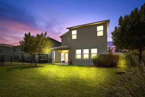 House in Lake Worth, Florida 4 bedrooms, 257.53 sq.m. № 2181563 - photo 3
