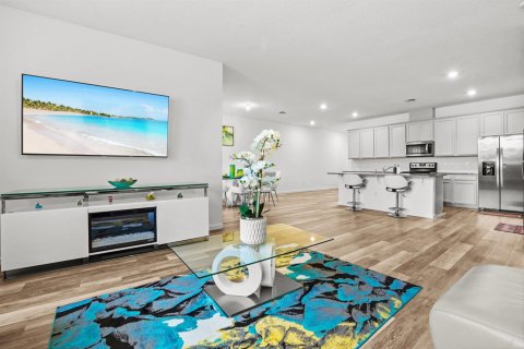 House in Lake Worth, Florida 4 bedrooms, 257.53 sq.m. № 2181563 - photo 8