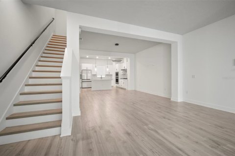 Adosado en venta en Tampa, Florida, 3 dormitorios, 180.32 m2 № 1795218 - foto 21