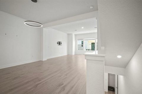 Adosado en venta en Tampa, Florida, 3 dormitorios, 180.32 m2 № 1795218 - foto 5