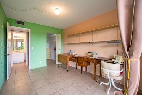 Condominio en venta en Pembroke Pines, Florida, 2 dormitorios, 88.54 m2 № 2034294 - foto 16