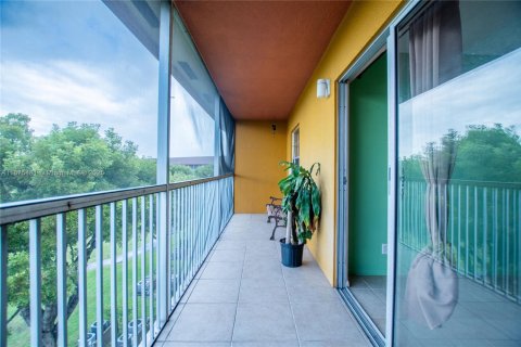 Condominio en venta en Pembroke Pines, Florida, 2 dormitorios, 88.54 m2 № 2034294 - foto 19