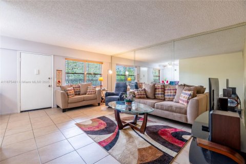 Condominio en venta en Pembroke Pines, Florida, 2 dormitorios, 88.54 m2 № 2034294 - foto 3