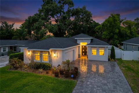 Casa en Lakeland, Florida 4 dormitorios, 206.43 m2 № 2138811