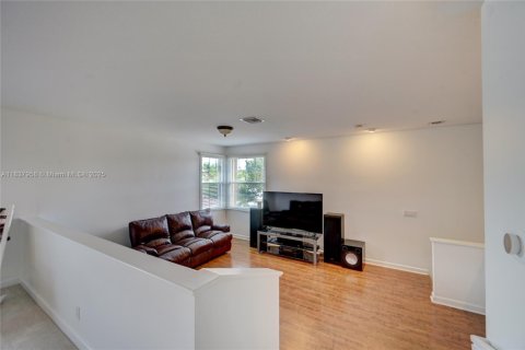House in Boynton Beach, Florida 5 bedrooms, 307.88 sq.m. № 1828247 - photo 17
