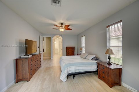 House in Boynton Beach, Florida 5 bedrooms, 307.88 sq.m. № 1828247 - photo 23