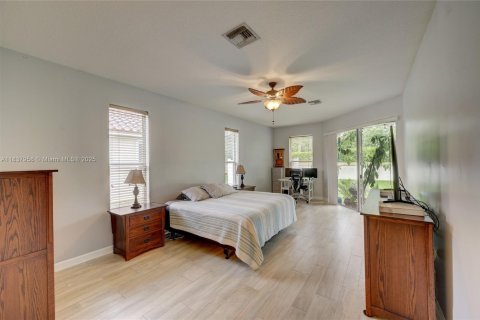 House in Boynton Beach, Florida 5 bedrooms, 307.88 sq.m. № 1828247 - photo 22