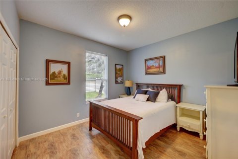 House in Boynton Beach, Florida 5 bedrooms, 307.88 sq.m. № 1828247 - photo 11