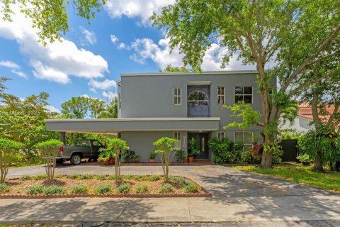 House in Miami, Florida 3 bedrooms, 178 sq.m. № 1728635 - photo 1