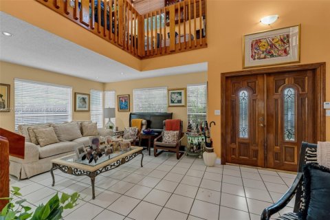 House in Miami, Florida 3 bedrooms, 178 sq.m. № 1728635 - photo 16